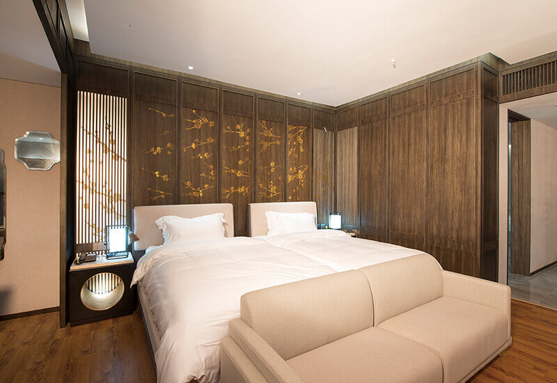 Bedroom suites factory wholesale solid wood classic design hotel furniture set